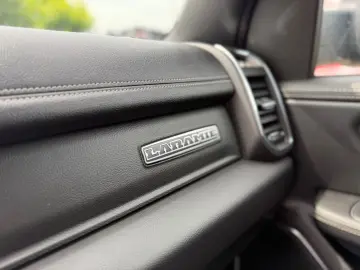 RAM 5.7 V8 LARAMIE OFFROAD 4X4