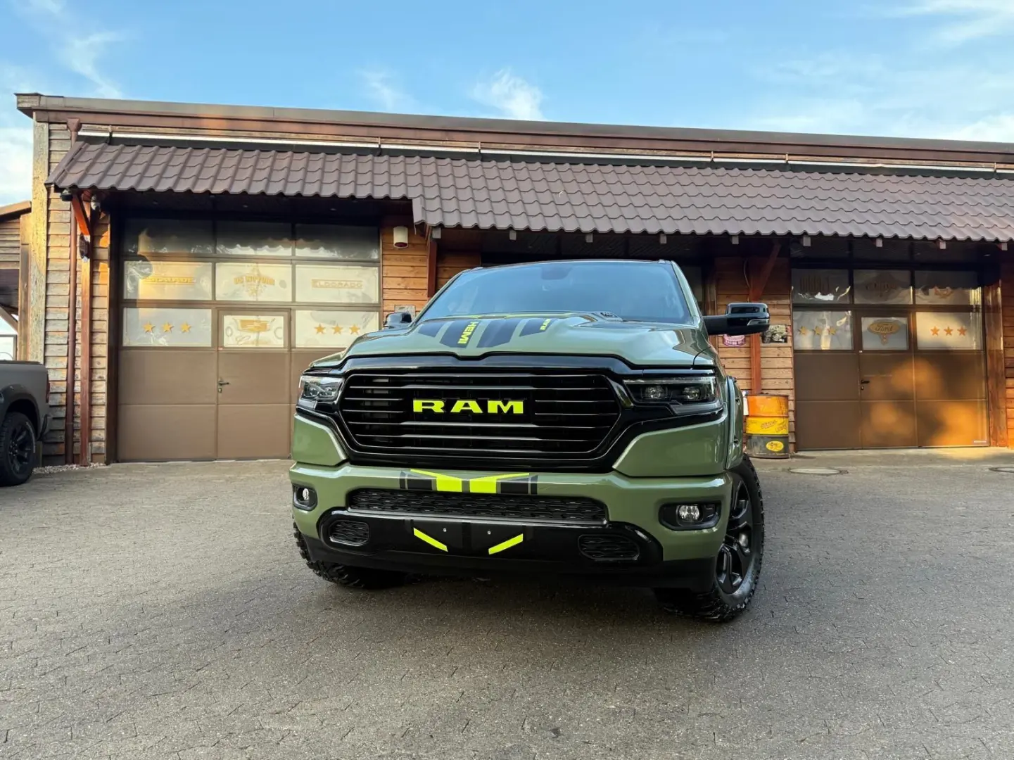 LIMITED 4X4 LPG OFFROAD BÜGEL LED AHK GARANTIE