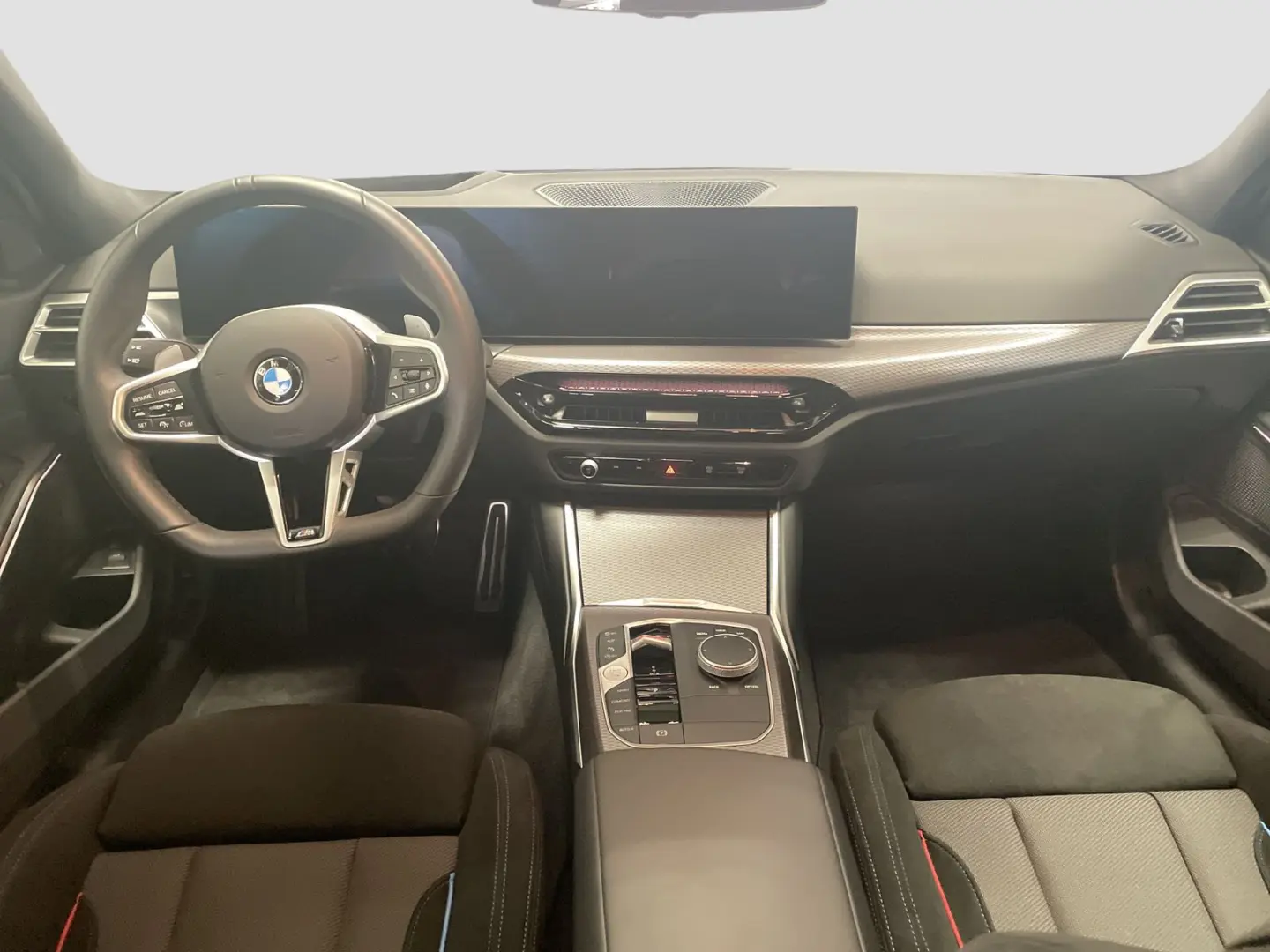 320i xDrive Limousine M Sport AHK Kamera HiFi