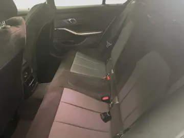 320i xDrive Limousine M Sport AHK Kamera HiFi