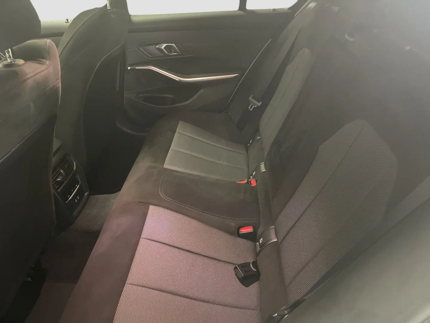 320i xDrive Limousine M Sport AHK Kamera HiFi