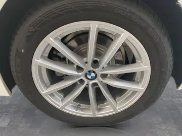 320i xDrive Limousine M Sport AHK Kamera HiFi