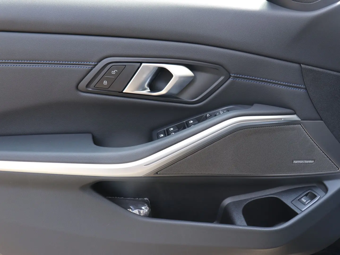 330i xDrive Limousine M Sportpaket HK HiFi DAB