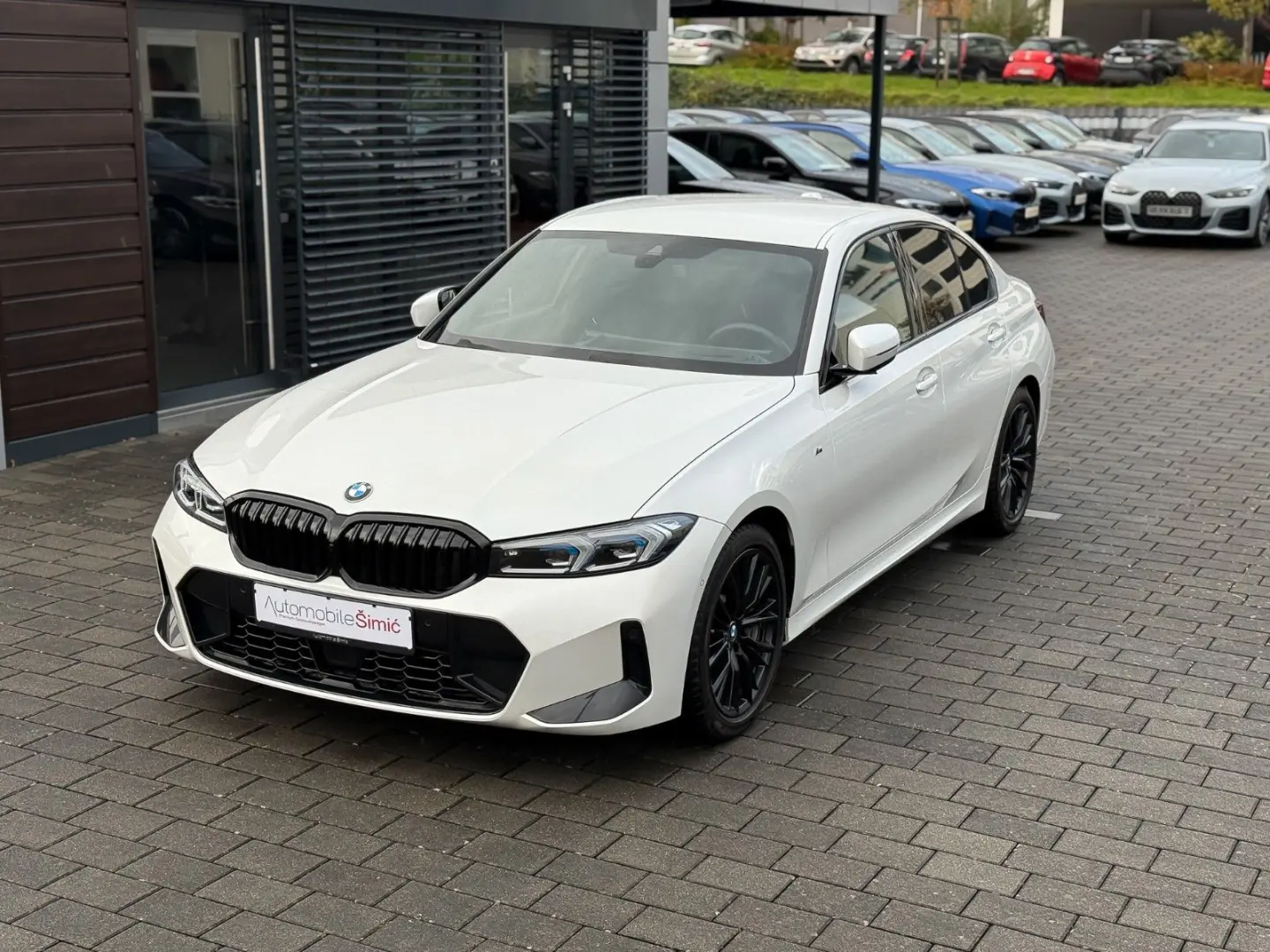 330 i xD M Sport ACC HuD HiFi Memory DAB Komfort