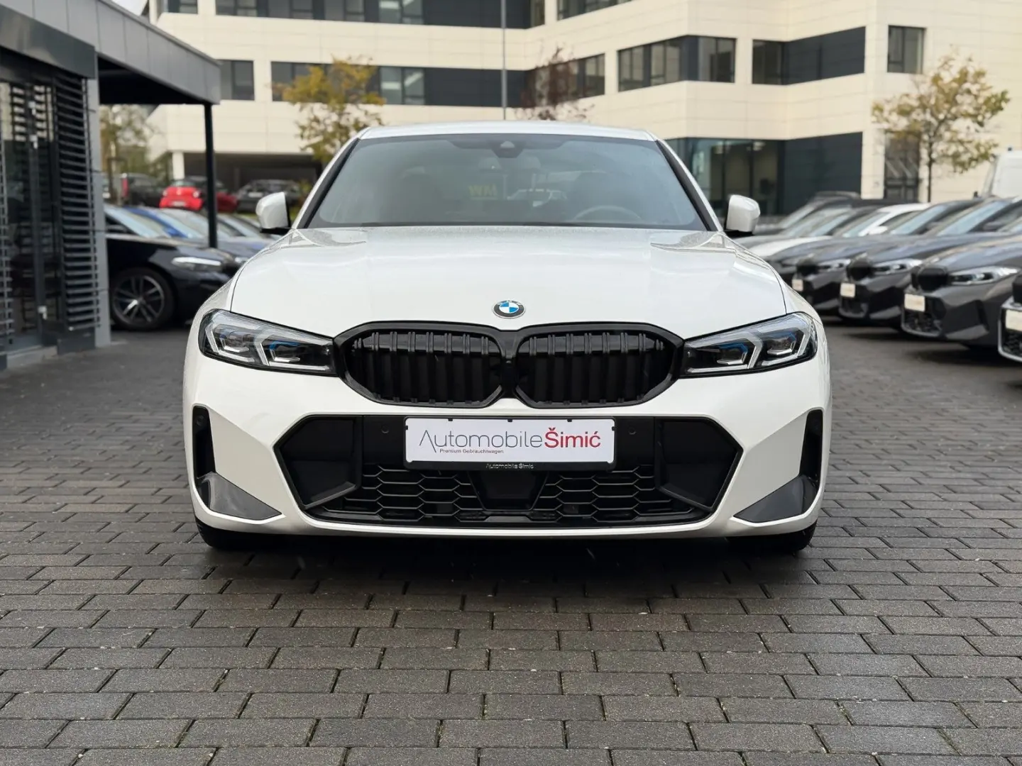 330 i xD M Sport ACC HuD HiFi Memory DAB Komfort