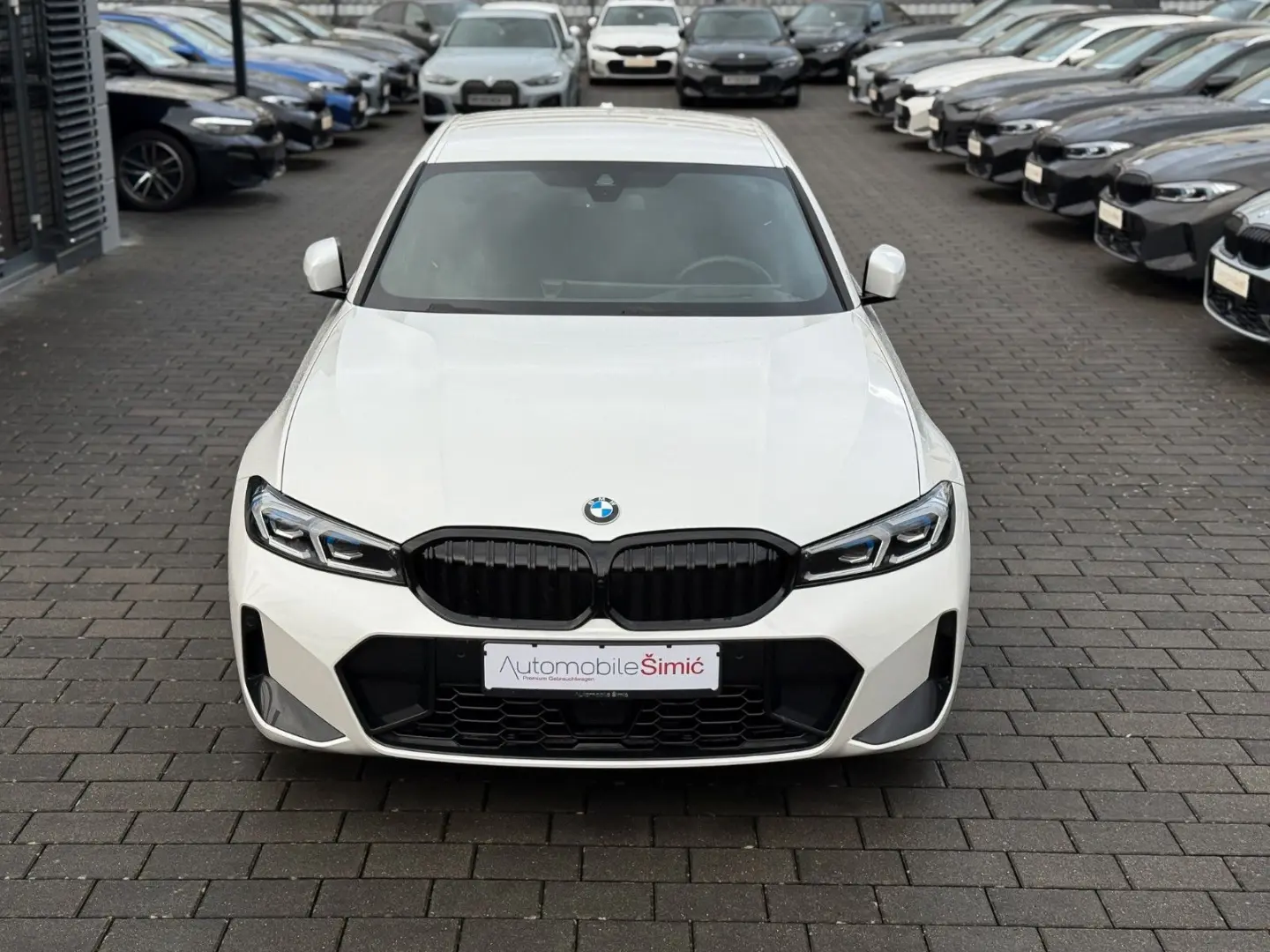 330 i xD M Sport ACC HuD HiFi Memory DAB Komfort