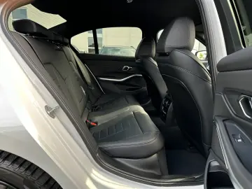 330 i xD M Sport ACC HuD HiFi Memory DAB Komfort