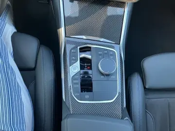 330i xDrive Lim. M Sport PRO HUD LC Prof. DA Pro