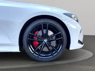 M340i xDrive Limousine Leder  M Sportbremse rot