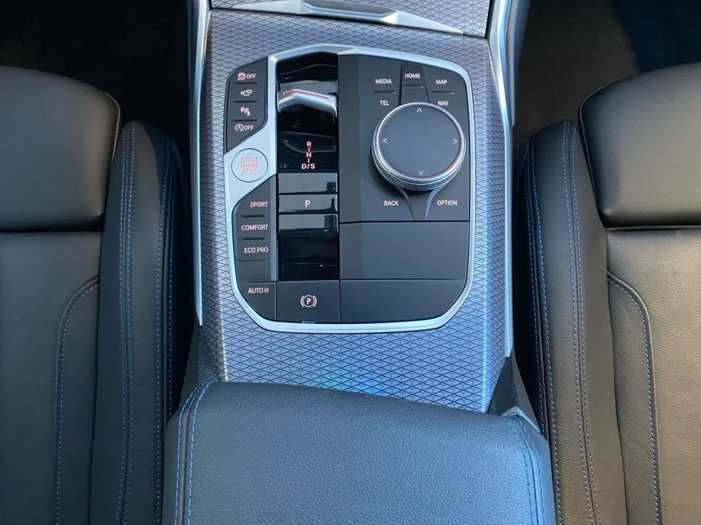 M340i xDrive Limousine Facelift HUD PA DA Pro LR