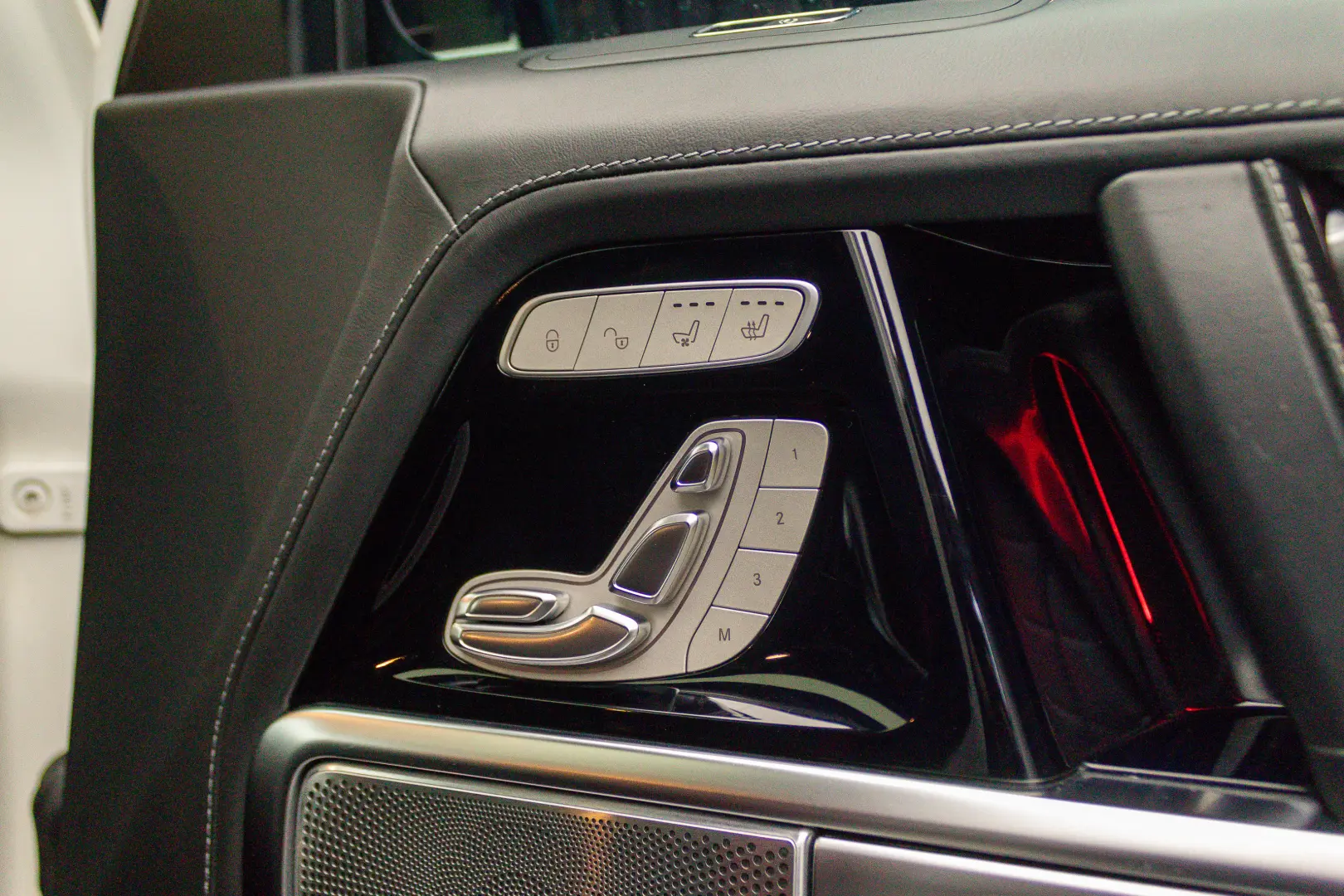 Mercedes-Benz G 350   AMG Line