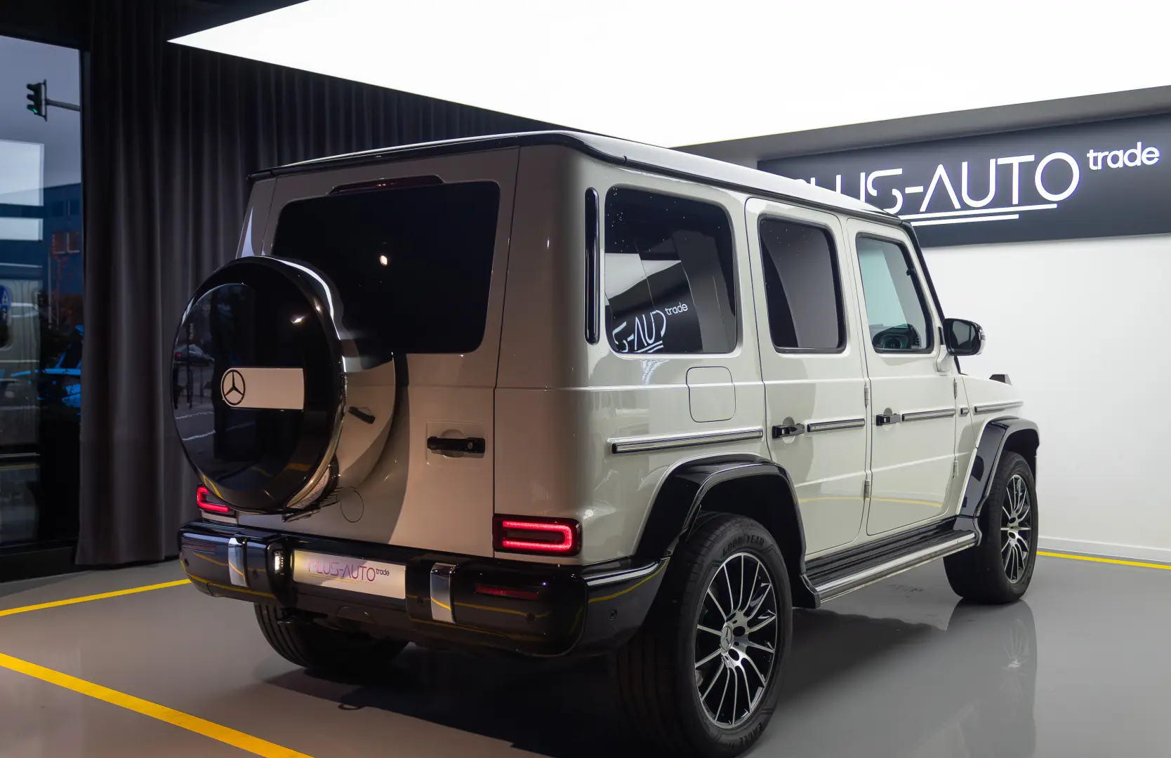 Mercedes-Benz G 350   AMG Line