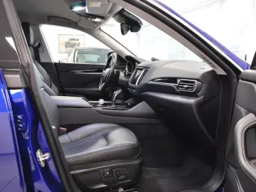 Maserati Levante Q4 340 CP 3.0i Turbo