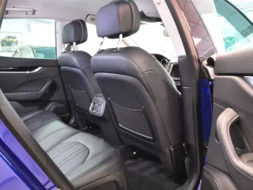 Maserati Levante Q4 340 CP 3.0i Turbo