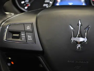 Maserati Levante Q4 340 CP 3.0i Turbo