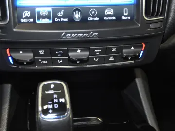 Maserati Levante Q4 340 CP 3.0i Turbo