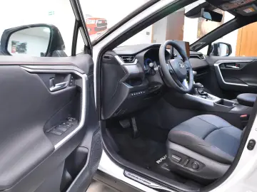 Toyota RAV4 Plug In Hybrid STYLE Edition FULL