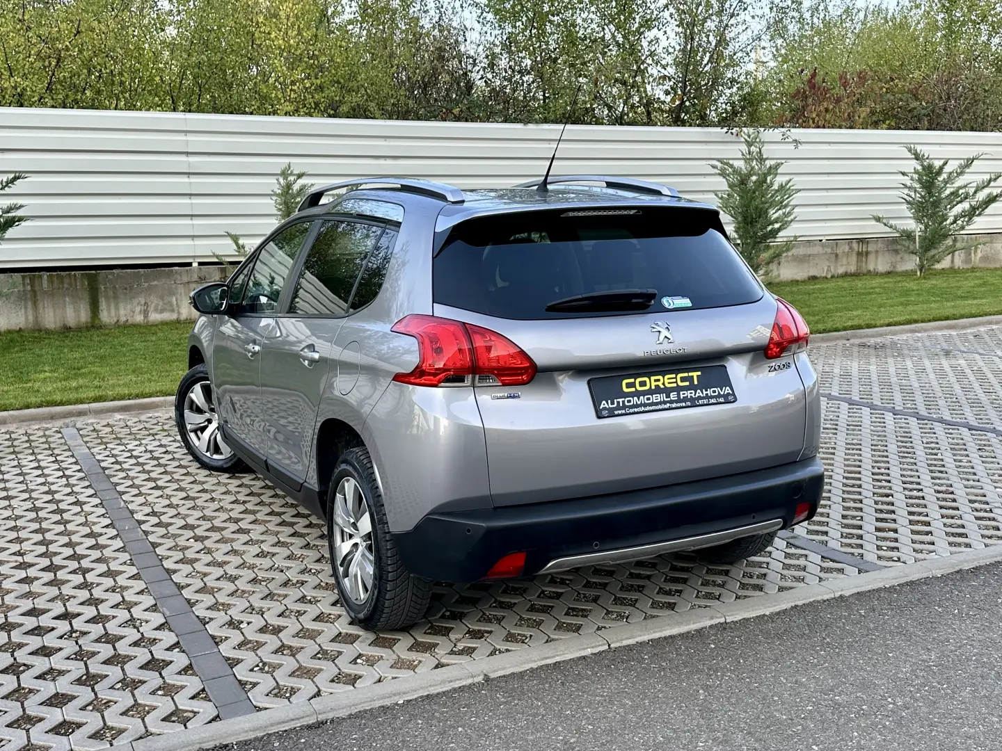 Peugeot 2008  senzori parcare  166.000 km  garantie  rate