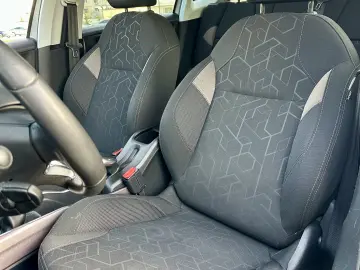 Peugeot 2008  senzori parcare  166.000 km  garantie  rate