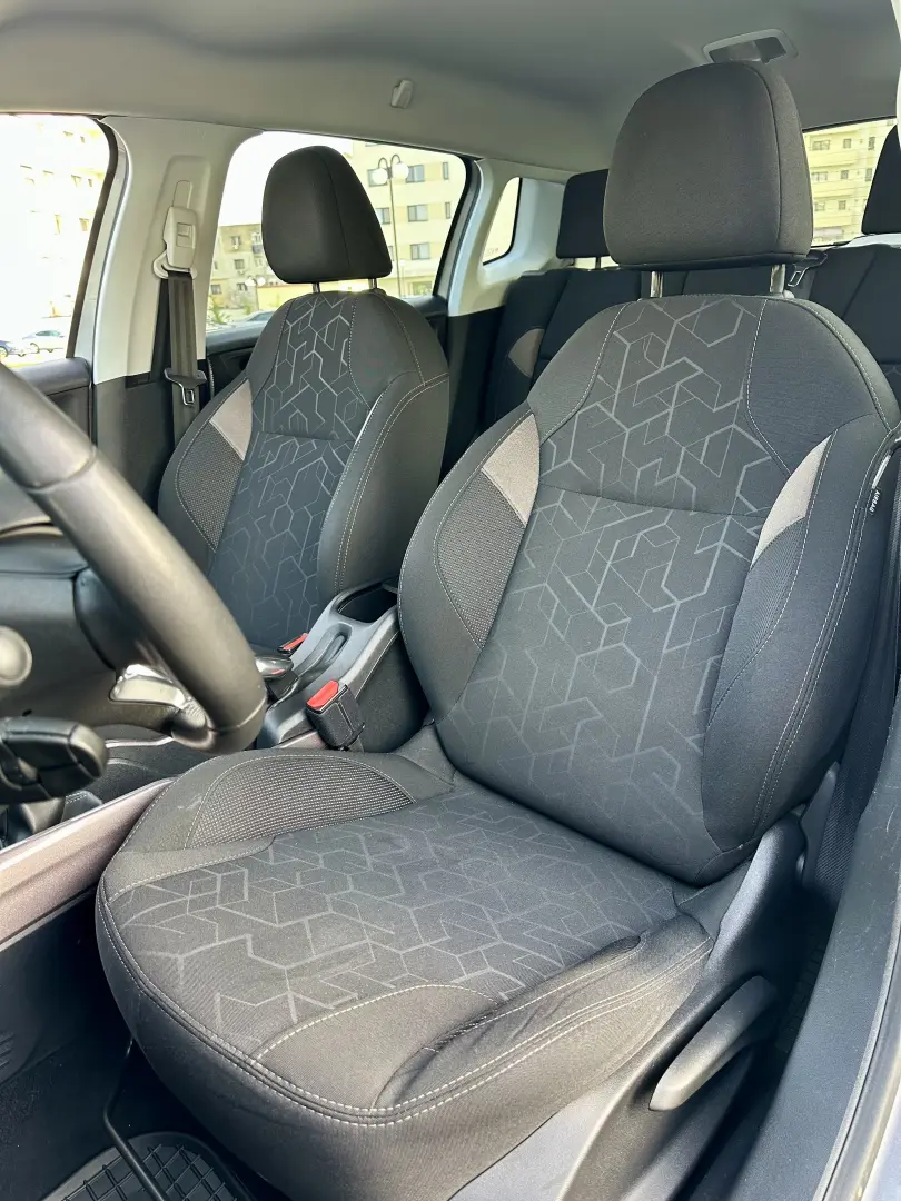 Peugeot 2008  senzori parcare  166.000 km  garantie  rate