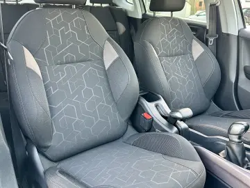 Peugeot 2008  senzori parcare  166.000 km  garantie  rate