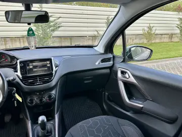 Peugeot 2008  senzori parcare  166.000 km  garantie  rate