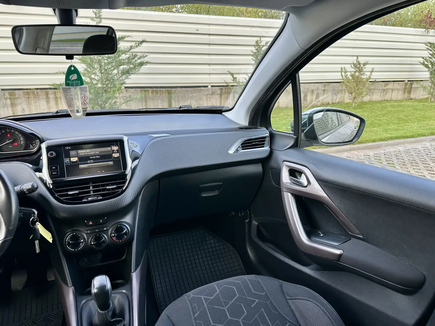 Peugeot 2008  senzori parcare  166.000 km  garantie  rate