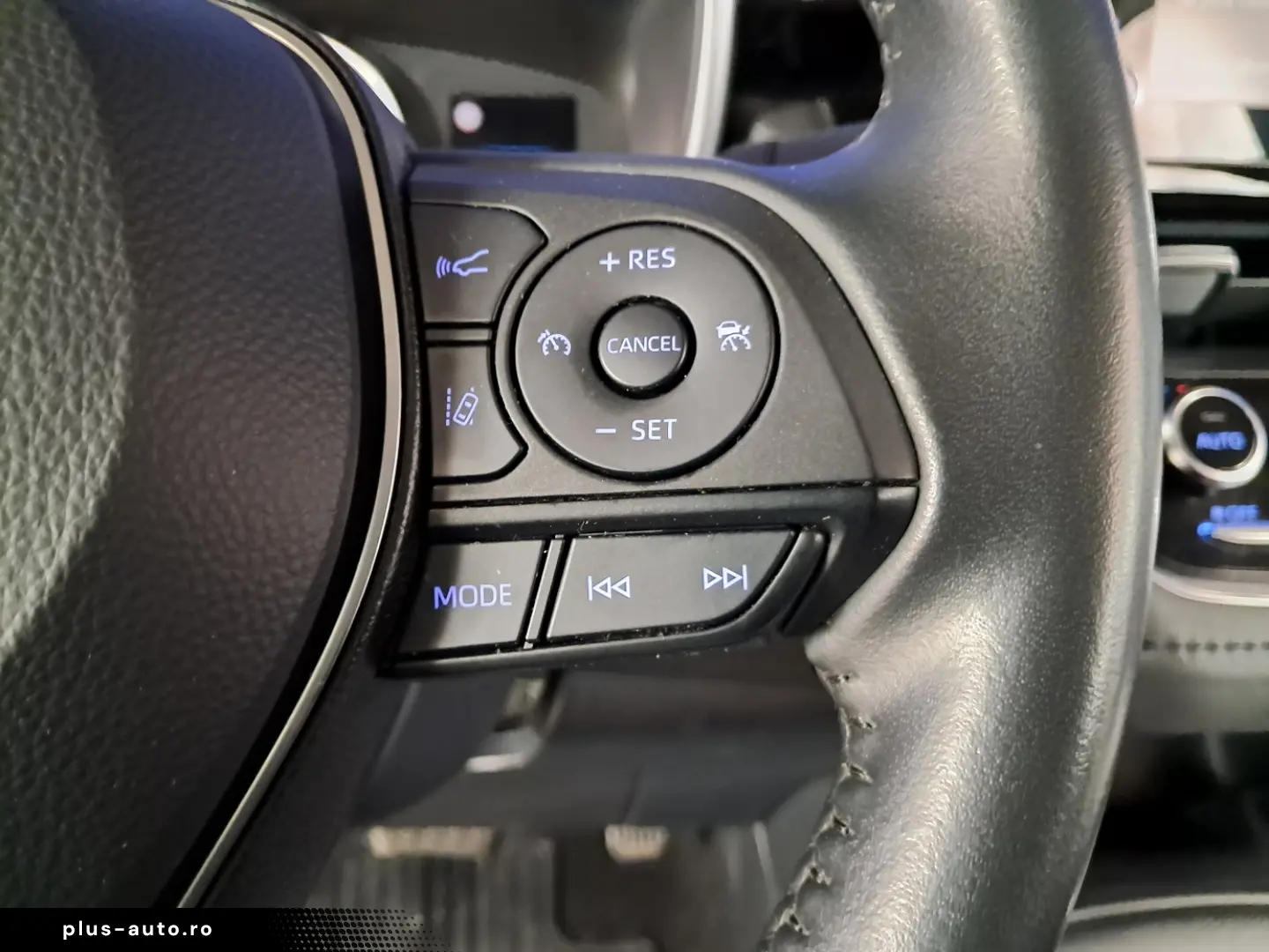 TOYOTA COROLLA BUSINESS HSD E-CVT 1.8i-98CP