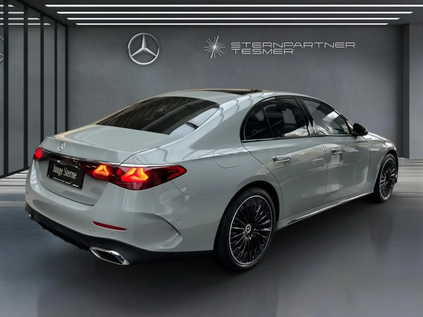 E 450 4M AMG  PANO  BURMESTER  HUD  SUPERSCREEN