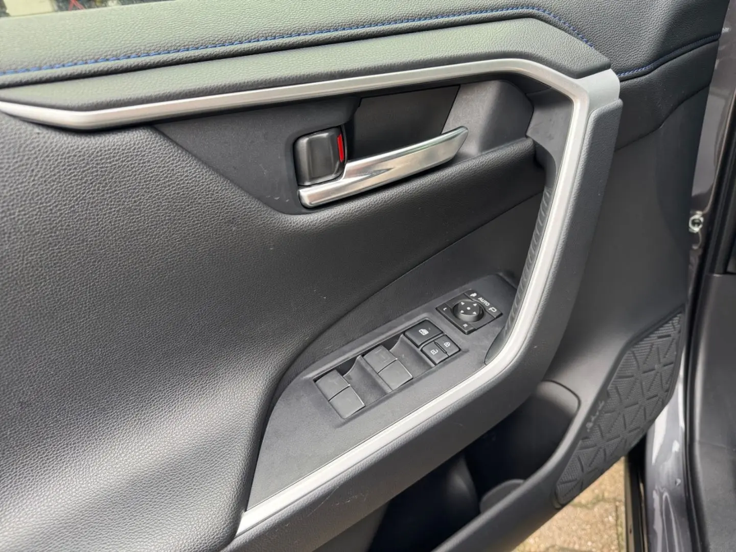 RAV 4 2.5 4x2 Hybrid Style Selection  360 SHZ AC