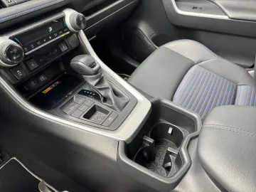 RAV 4 2.5 4x2 Hybrid Style Selection  360 SHZ AC