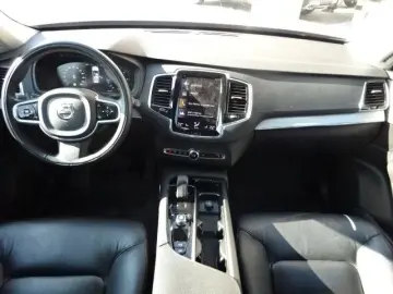 XC90 Momentum Pro AWD