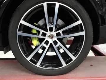 Cayenne E-Hybrid Sp.Abgas 22 Alu Massage HeadUp