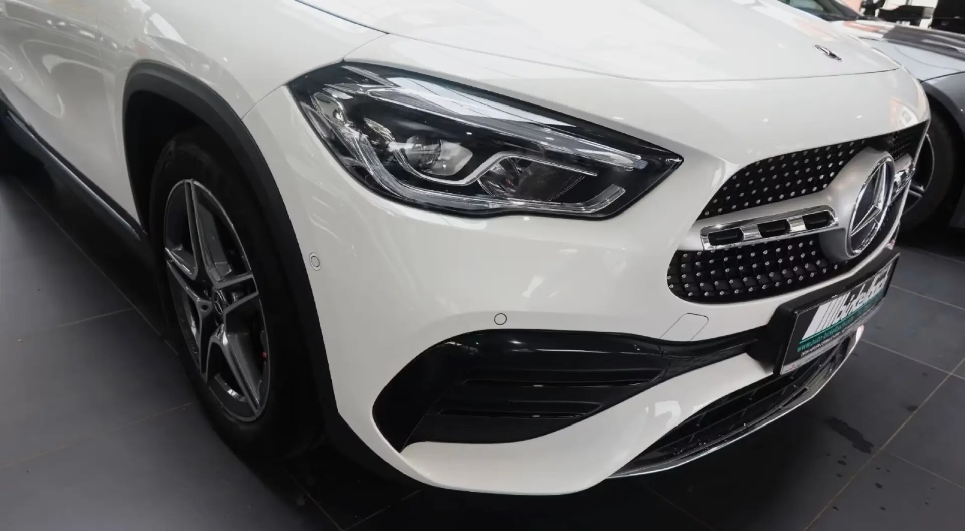 GLA 180 AMG Spur Navi DAB Pano Kamera