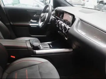 GLA 180 AMG Spur Navi DAB Pano Kamera