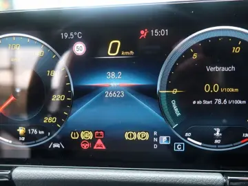 GLA 180 AMG Spur Navi DAB Pano Kamera