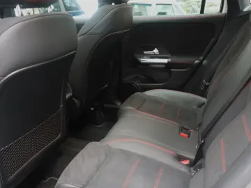 GLA 180 AMG Spur Navi DAB Pano Kamera