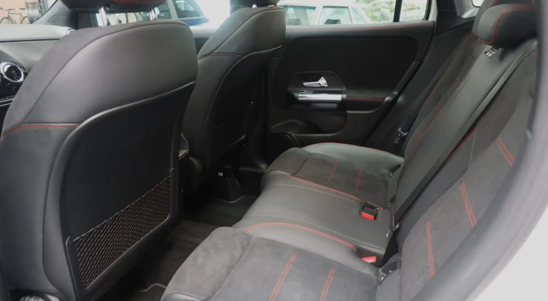 GLA 180 AMG Spur Navi DAB Pano Kamera