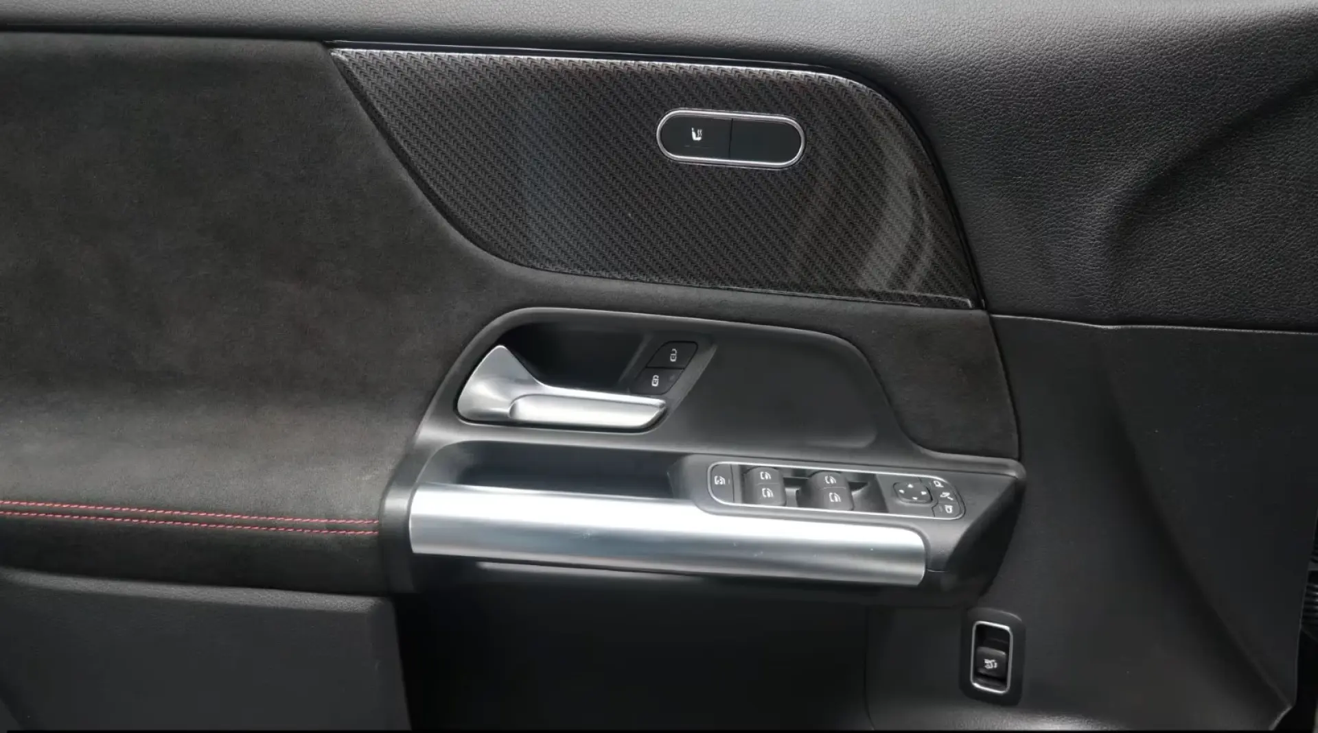 GLA 180 AMG Spur Navi DAB Pano Kamera