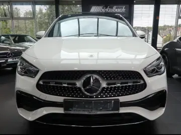 GLA 180 AMG Spur Navi DAB Pano Kamera