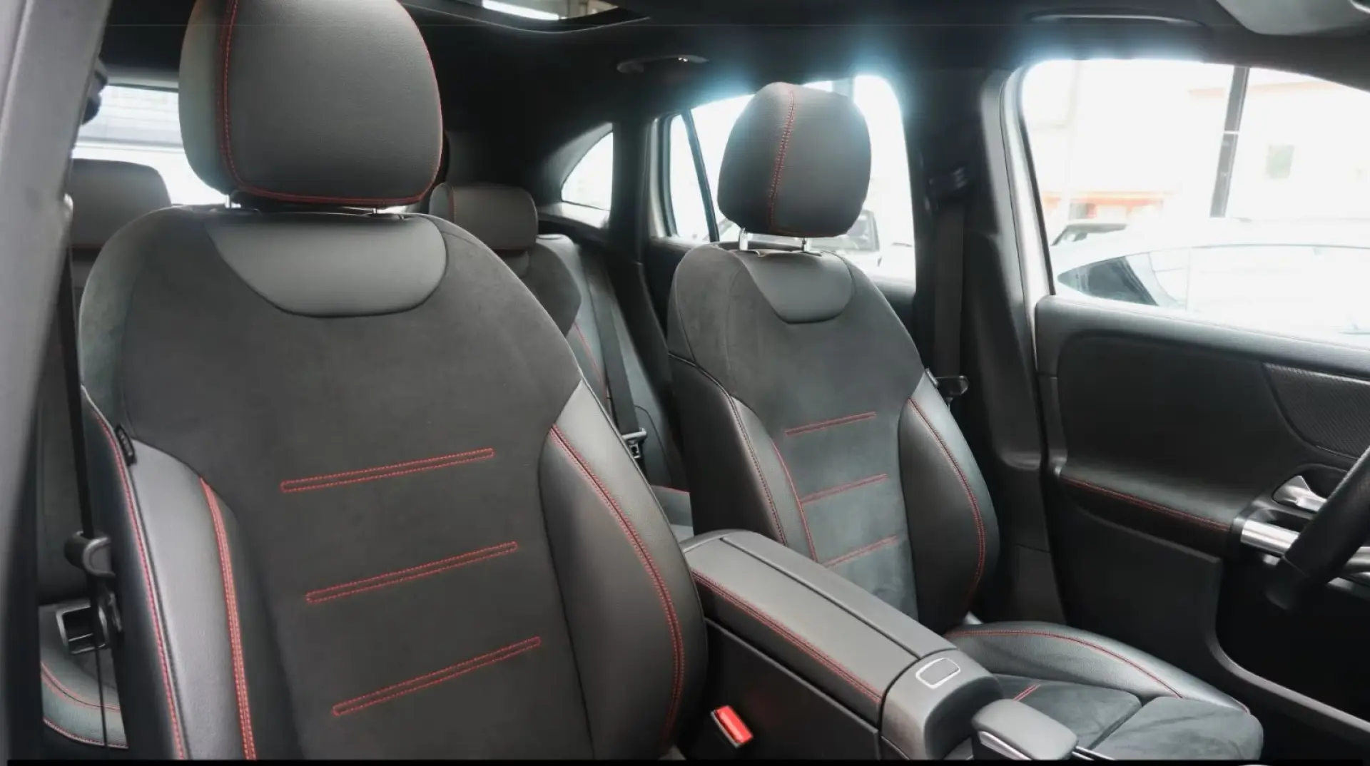 GLA 180 AMG Spur Navi DAB Pano Kamera