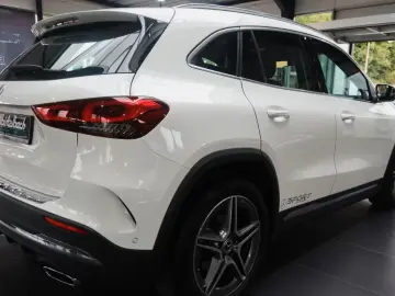 GLA 180 AMG Spur Navi DAB Pano Kamera