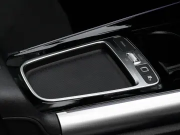 GLA 180 AMG-Sport Pano Night 360 MBeam Totw