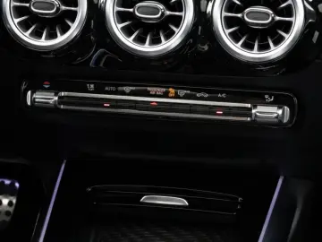 GLA 180 AMG-Sport Pano Night 360 MBeam Totw