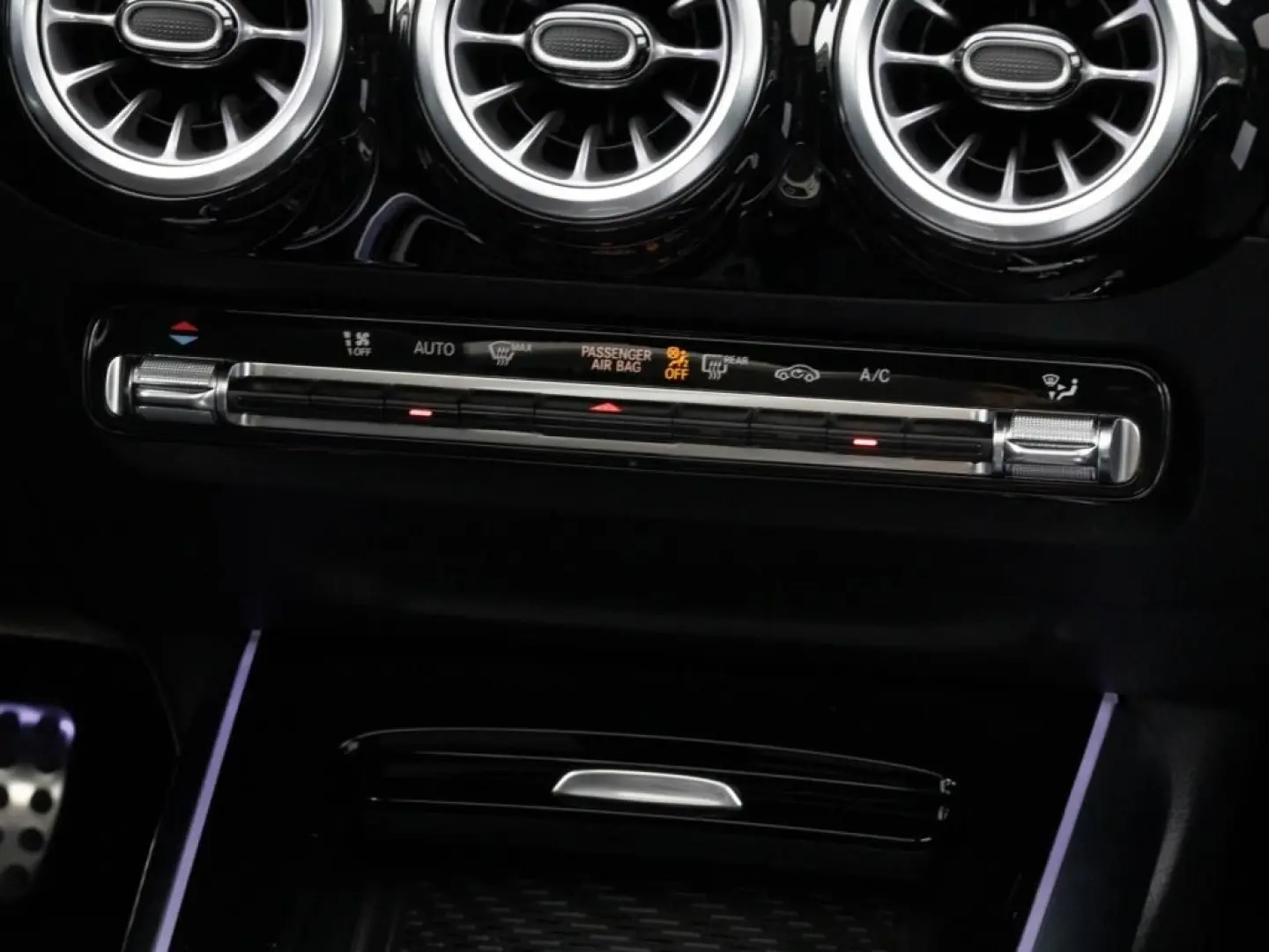 GLA 180 AMG-Sport Pano Night 360 MBeam Totw