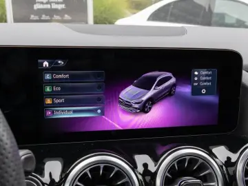 GLA 180 AMG-Sport Pano Night 360 MBeam Totw