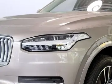 XC90 T8 AWD Inscription Expression HeadUp Pilot