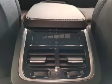 XC90 T8 AWD Inscription Expression HeadUp Pilot