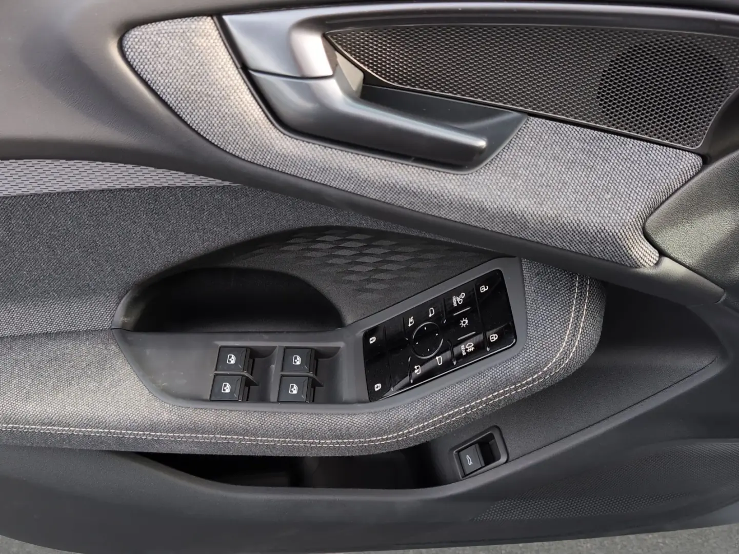 A5 Limousine 40 TDI qu S line edition one S tro