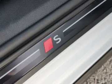 A5 Limousine 40 TDI qu S line edition one S tro